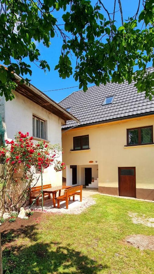 Apartma Metka โบเว็ก ภายนอก รูปภาพ