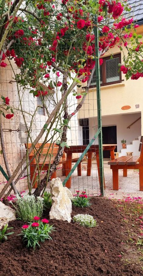 Apartma Metka โบเว็ก ภายนอก รูปภาพ
